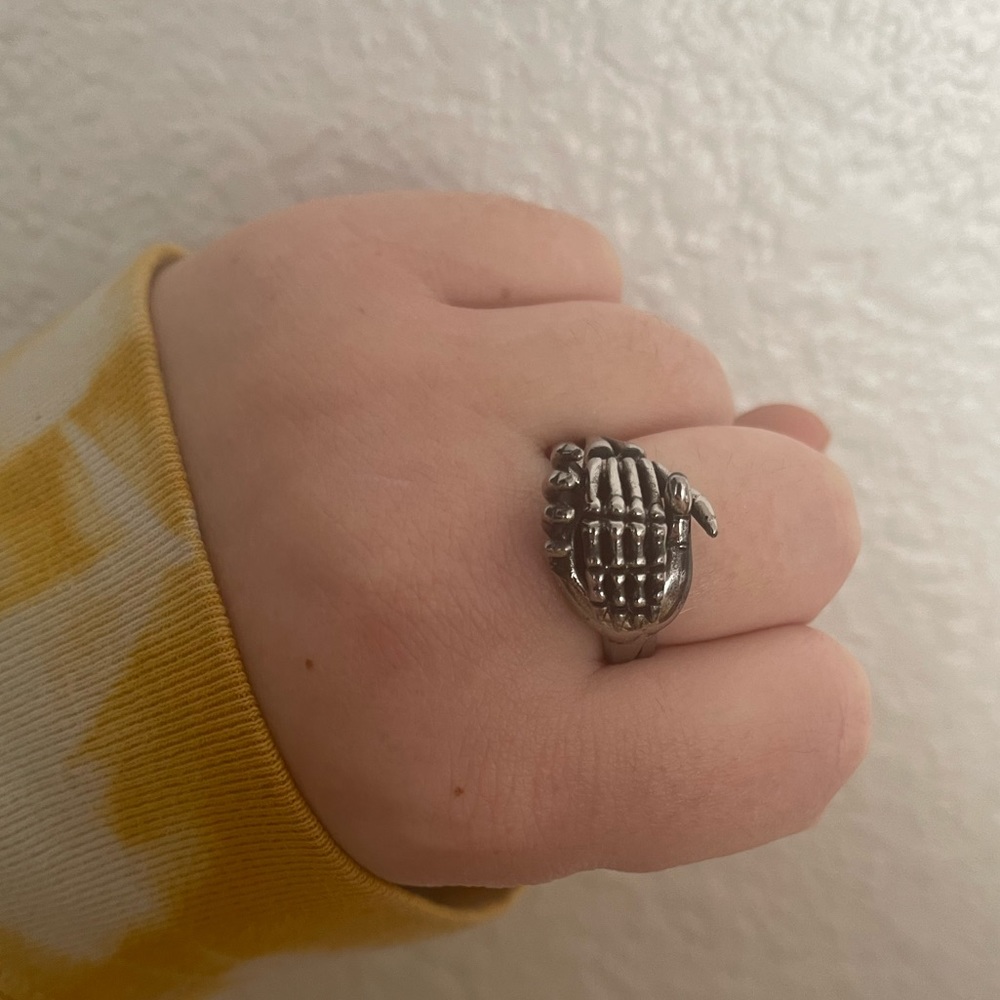 Gothic Combined Hands Ring